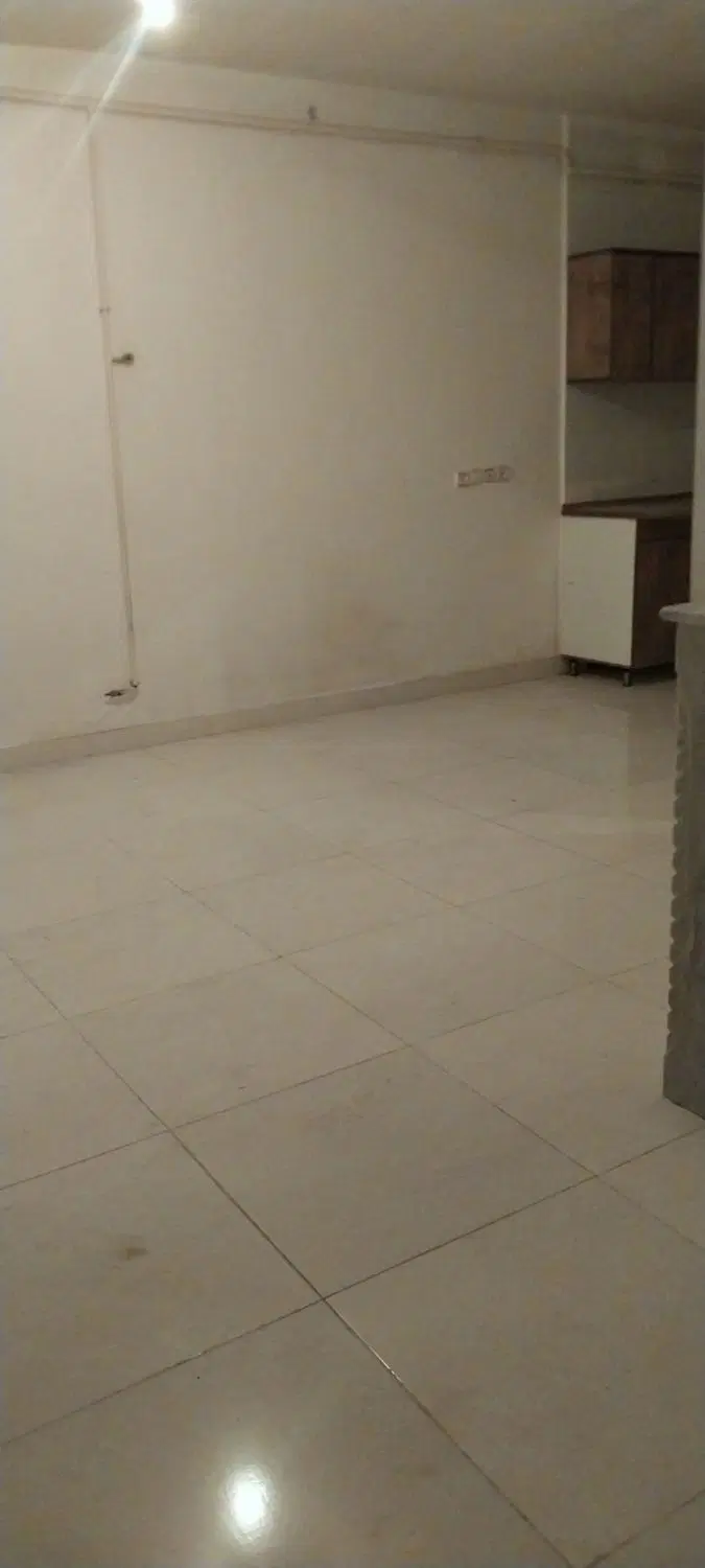 حیاط دربست درلاله
