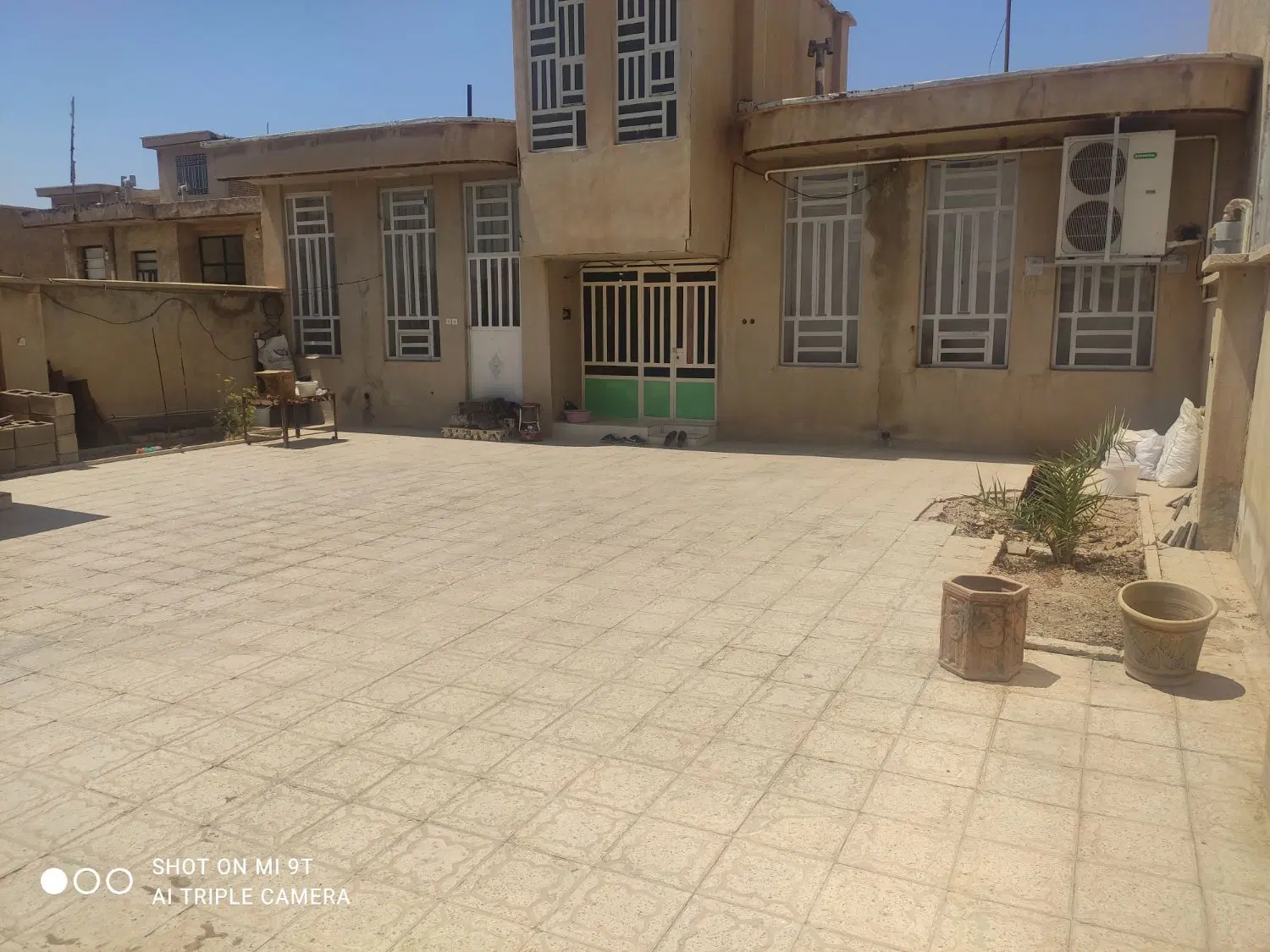 فروش یک باب منزل مسکونی