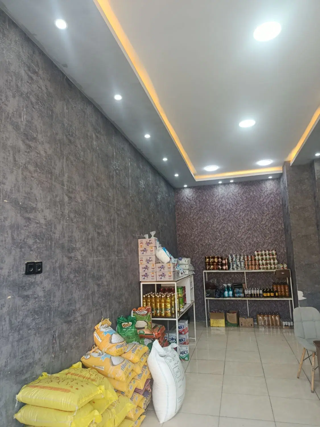 مغازه بر خیابان نجف آباد