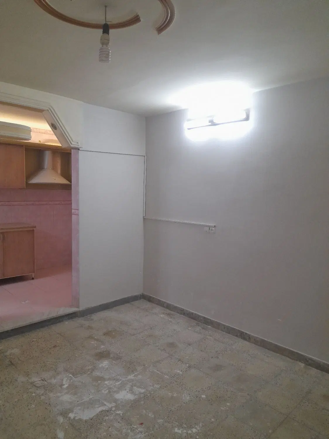یک باب منزل مسکونی زیرزمین