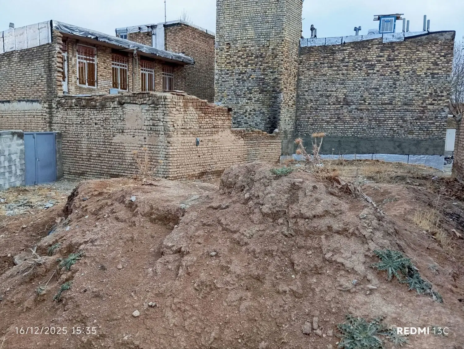 زمین مسکونی