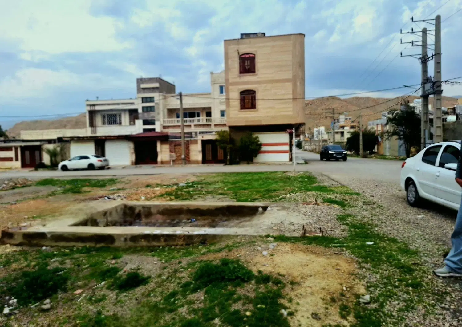 ۱۸ متر تجاری زمین