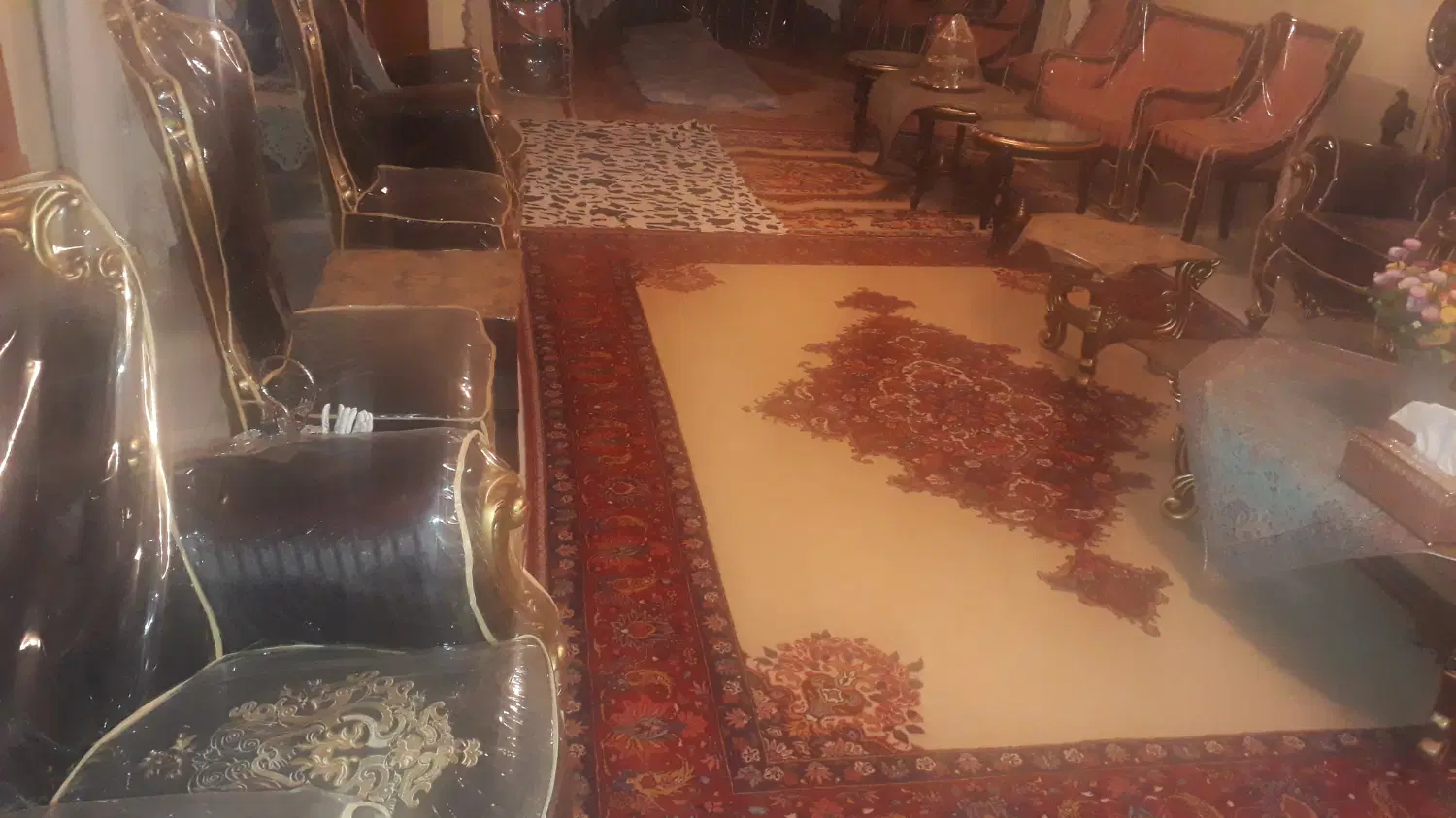 واحد آپارتمان ۸۲ متری لوکس و بهترین لوکیشن شهر