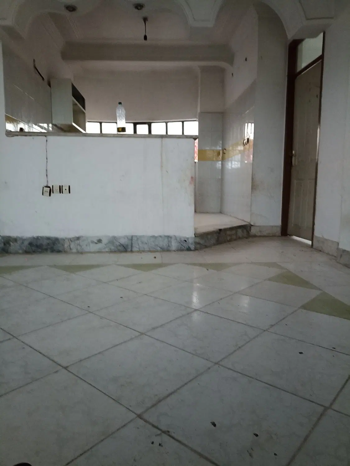 واحد اجاره ای وسط شهر میرجاوه