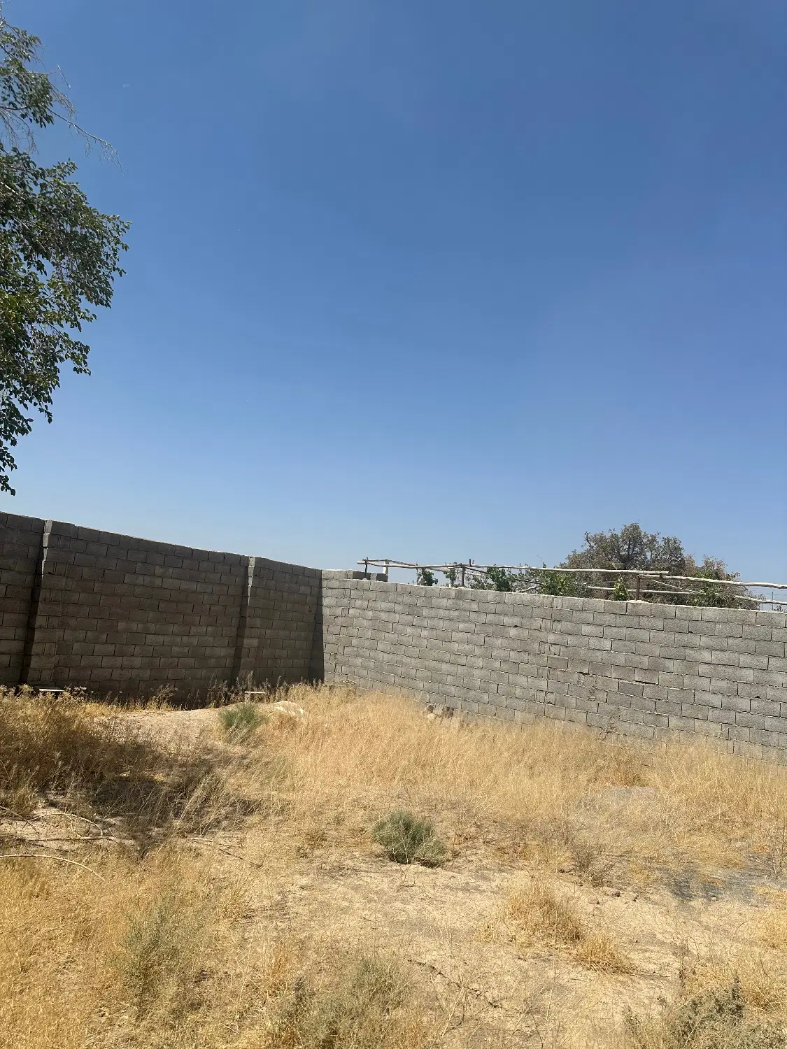 فروش باغ ۴۱۸ متری دو نبش در قلعه سفید