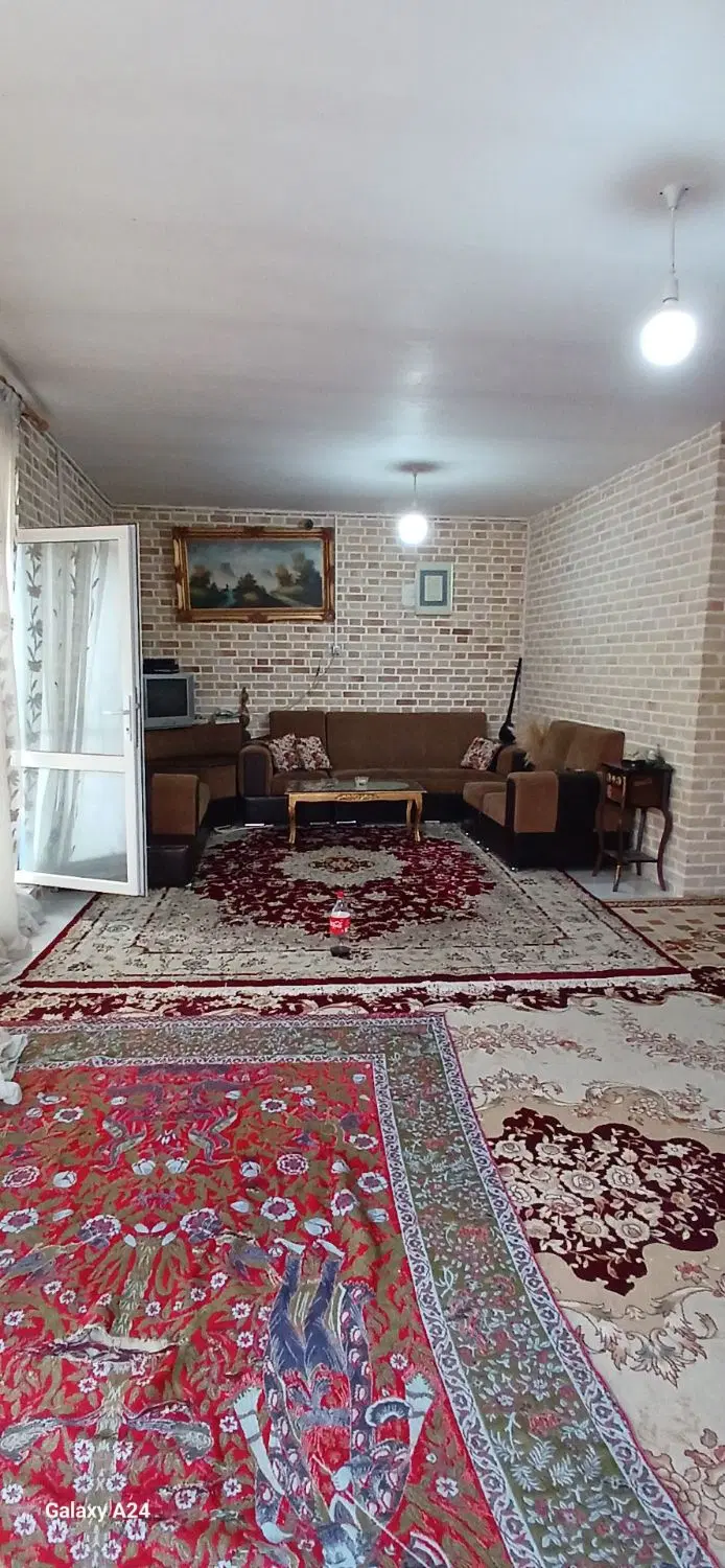 باغ ویلا روستای قز .دارای ۲ ساعت آب.آبدهی قطره ای