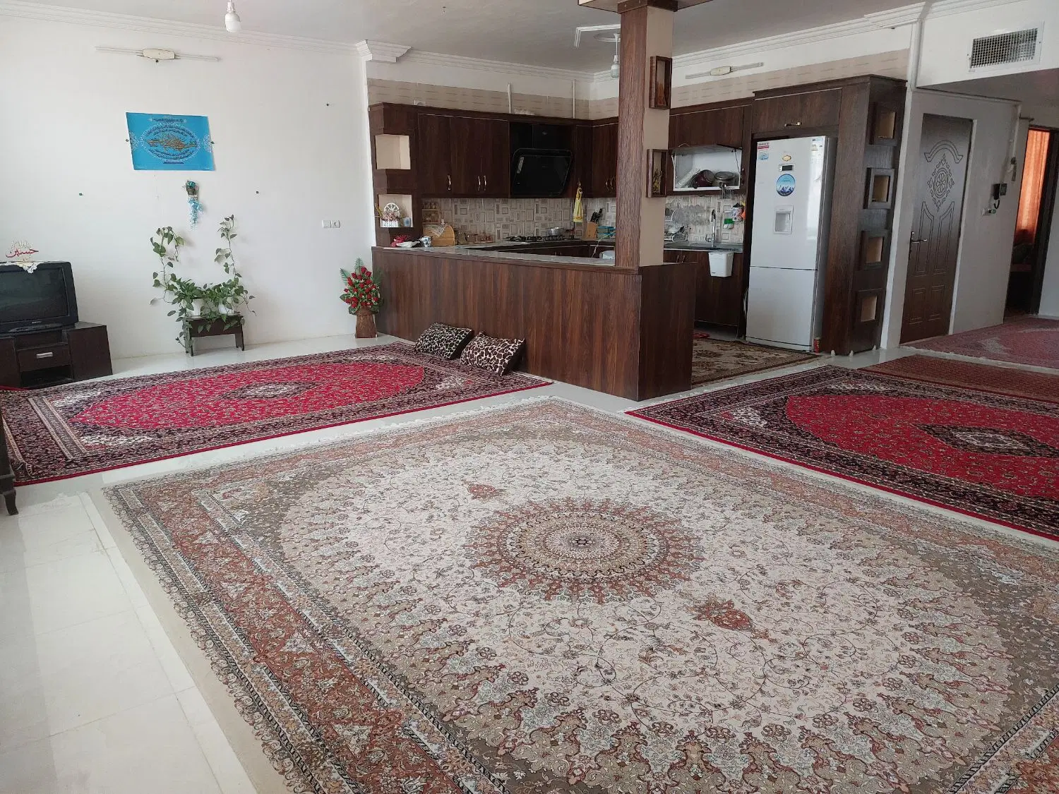 * تک واحدی *بزرگ* پرنور *