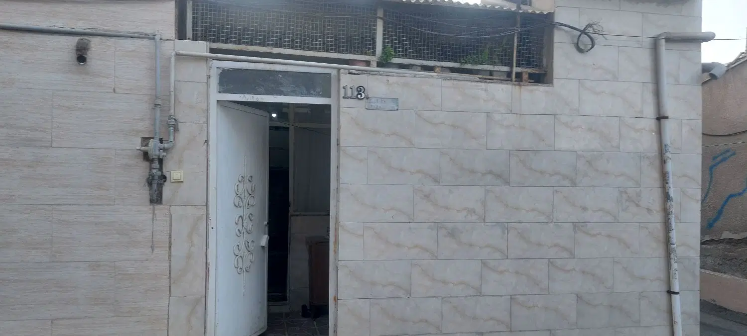 خانه ویلایی  سی متری گلستان ۱۷
