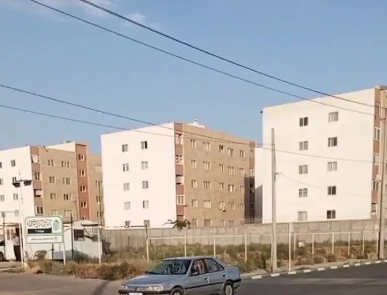 یک طبقه و نیم ۵۰ متری تمیز روبروی شهرک امید