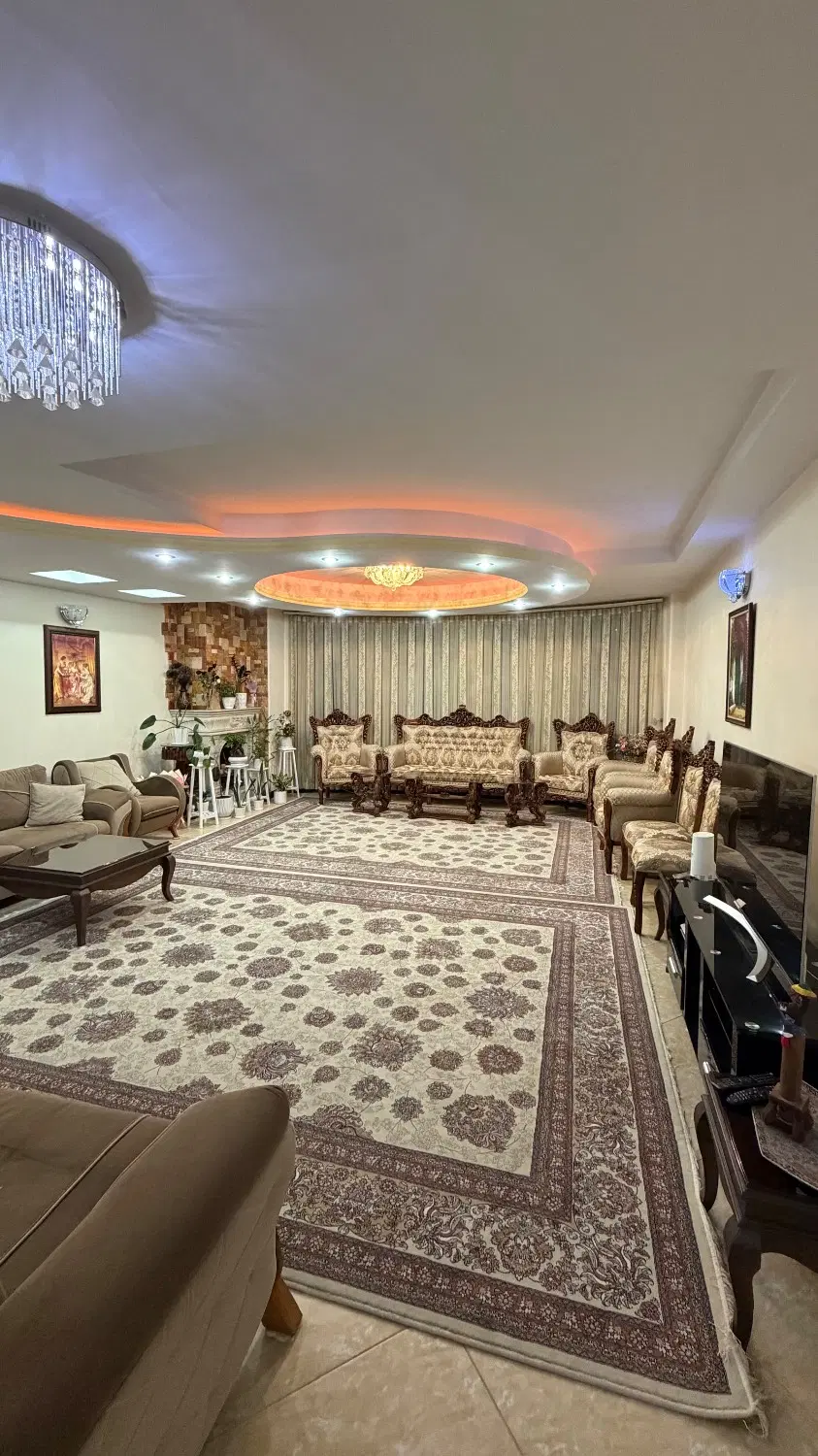 ۱۲۲ متر سه خواب_سند تک برگ_روبه آفتاب_خیابان ستاری