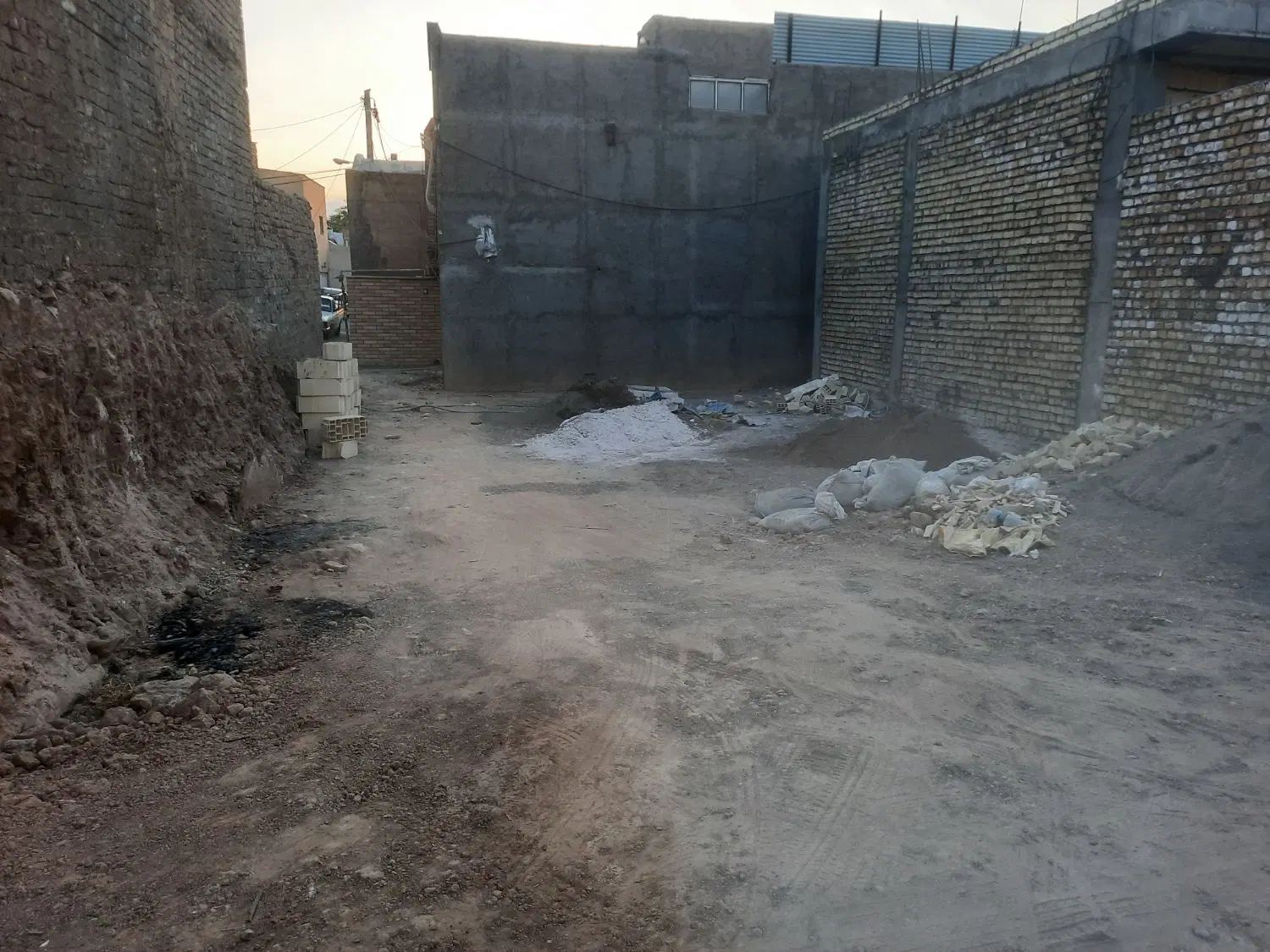 زمین قواره پنجم خیابان راه آهن