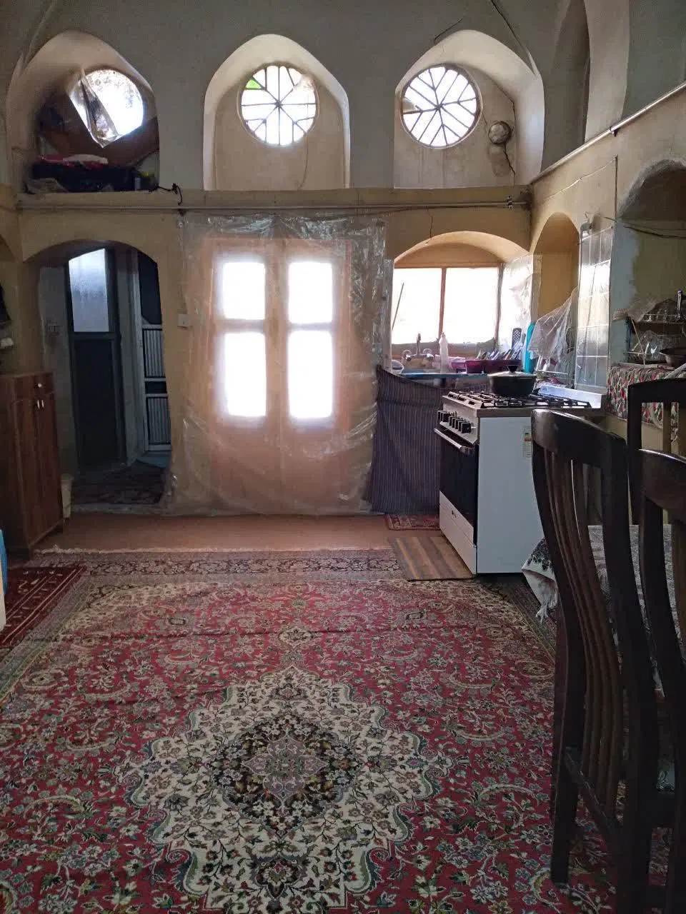 منزل مسکونی قدیمی به همراه دومغازه