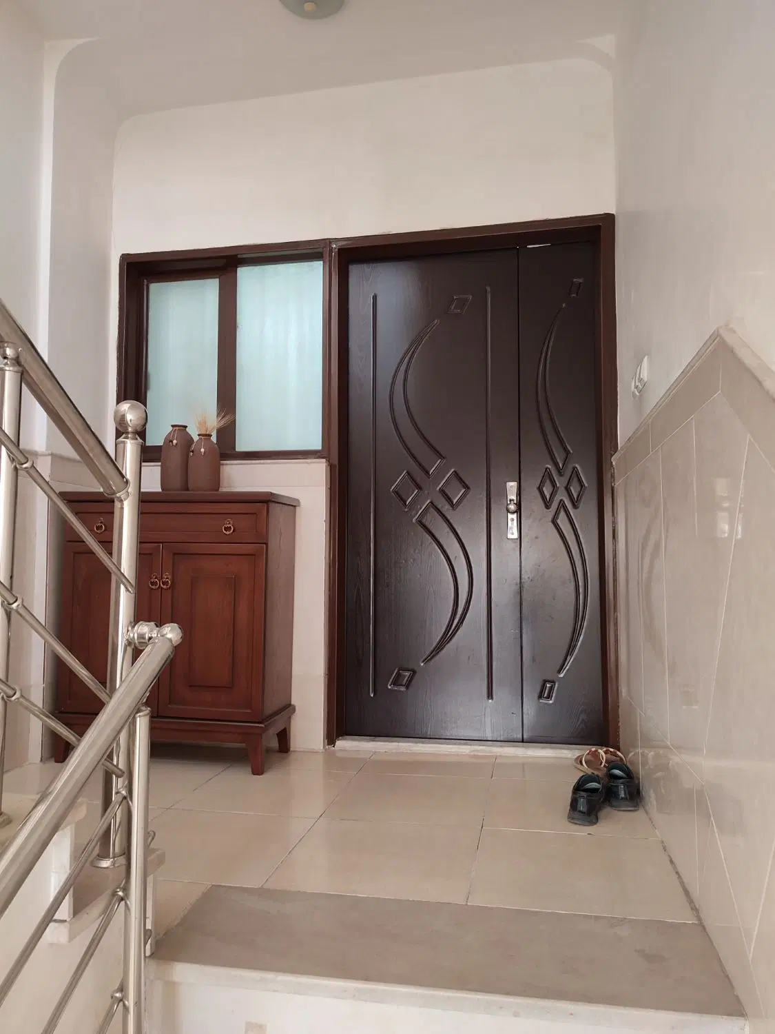 یک واحد آپارتمان طبقه اول