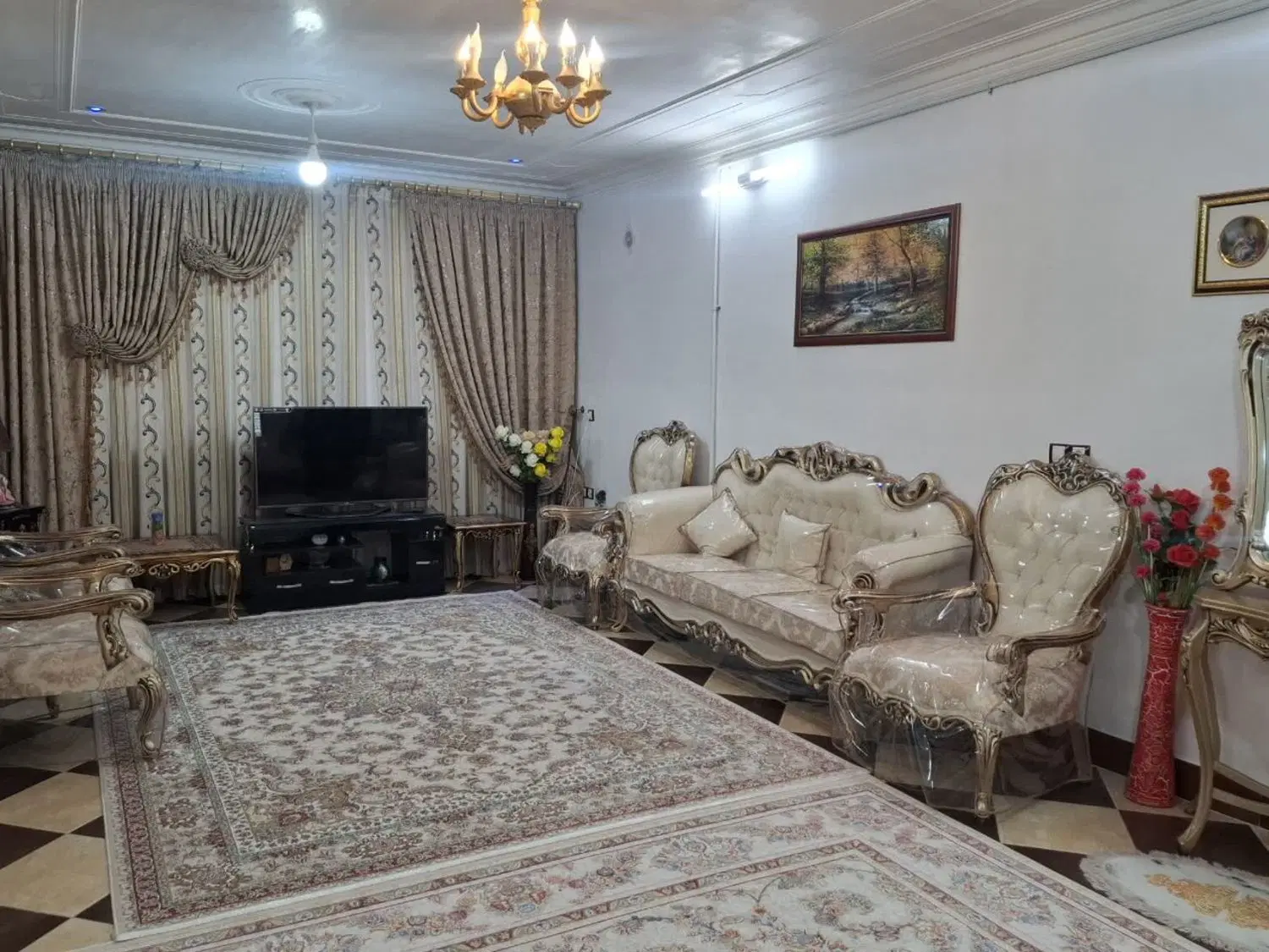ویلایی دو طبقه جنوبی شهرک نیاوران