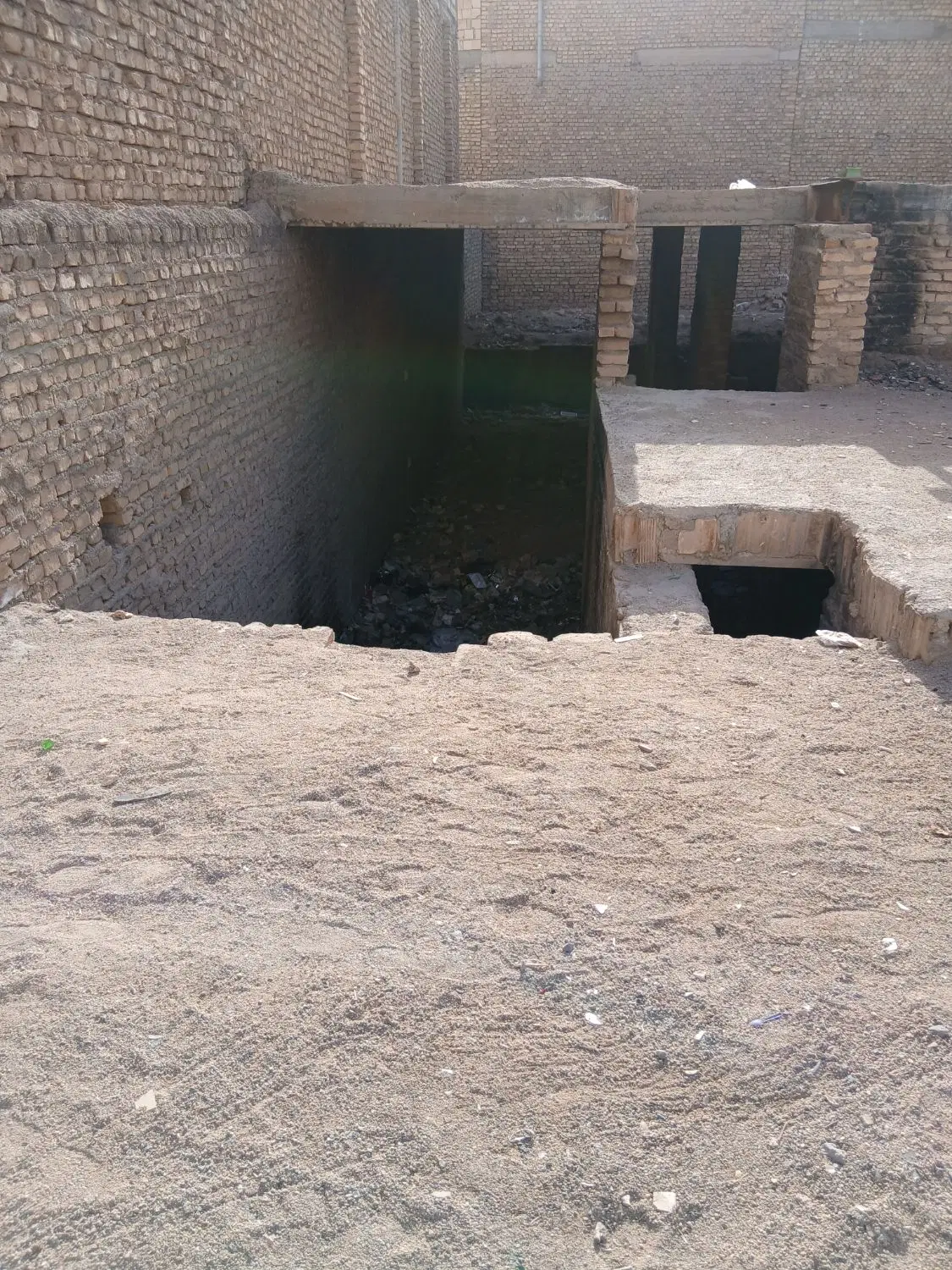 زمین نیمه ساز خیابان اسکان