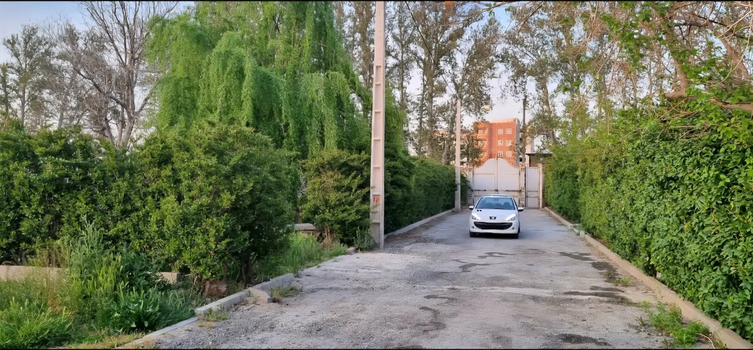 باغچه ۴۰۰ متری سنددار در بهترین نقطه همایون ویلا