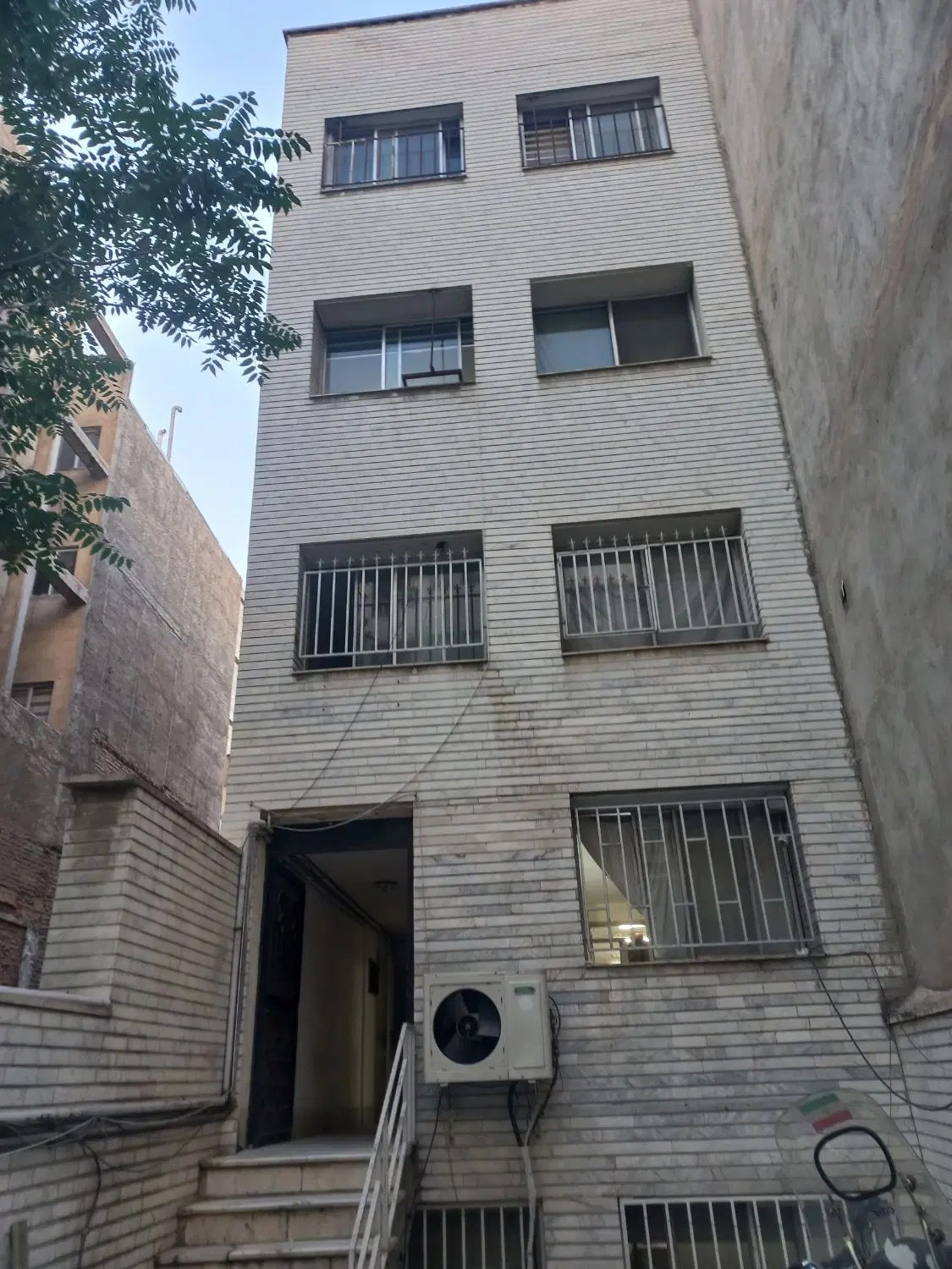 آپارتمان ۸۶ مترو۲۰۰ متربرای مسکونی وکار