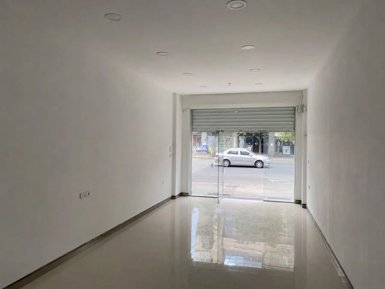 اجاره مغازه ۲۱ متری براصلی خیابان روشن