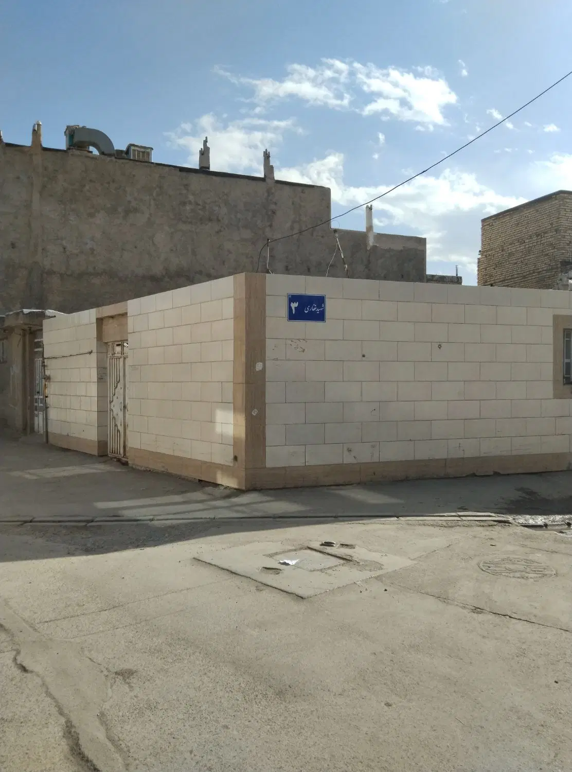 خانه ۸۰ متری سر دونبش