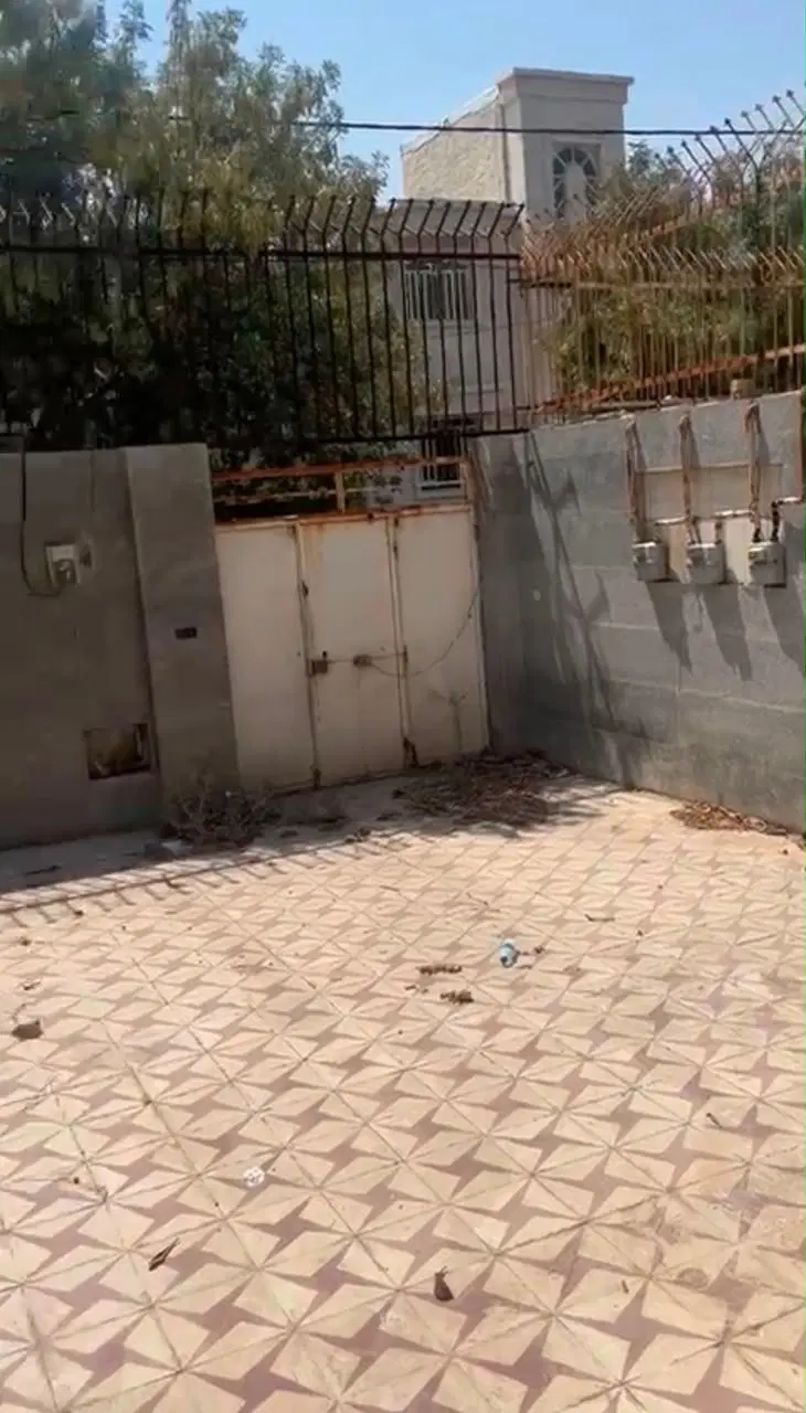 طبقه همکف منزل۲خوابه با حیاط اختصاصی و سند تک برک