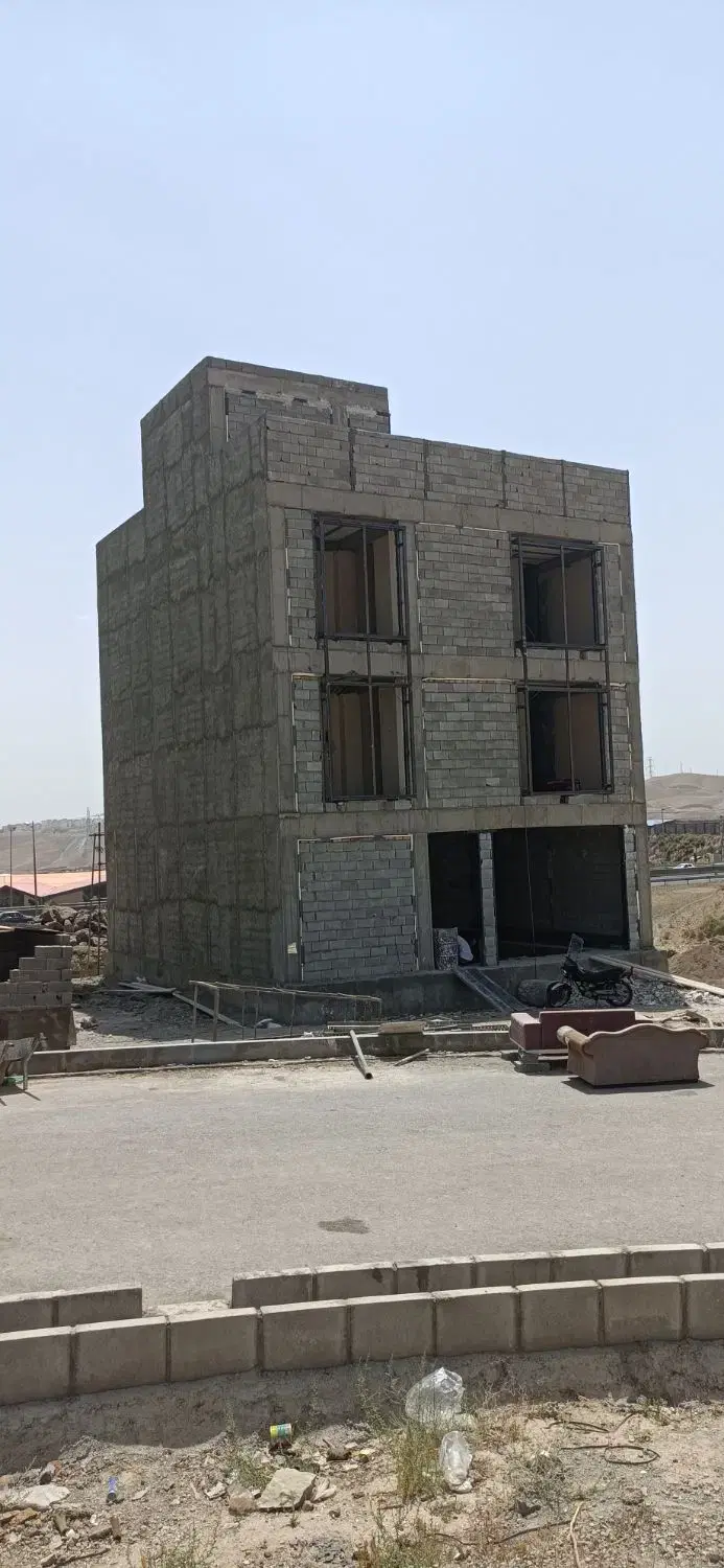 فاز (۹)۲۰۰ متر با ۱۸۰متر بنا شهرک گل افشان