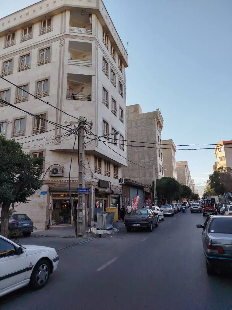 آپارتمان ۵۵ متری دو بر دو نبش