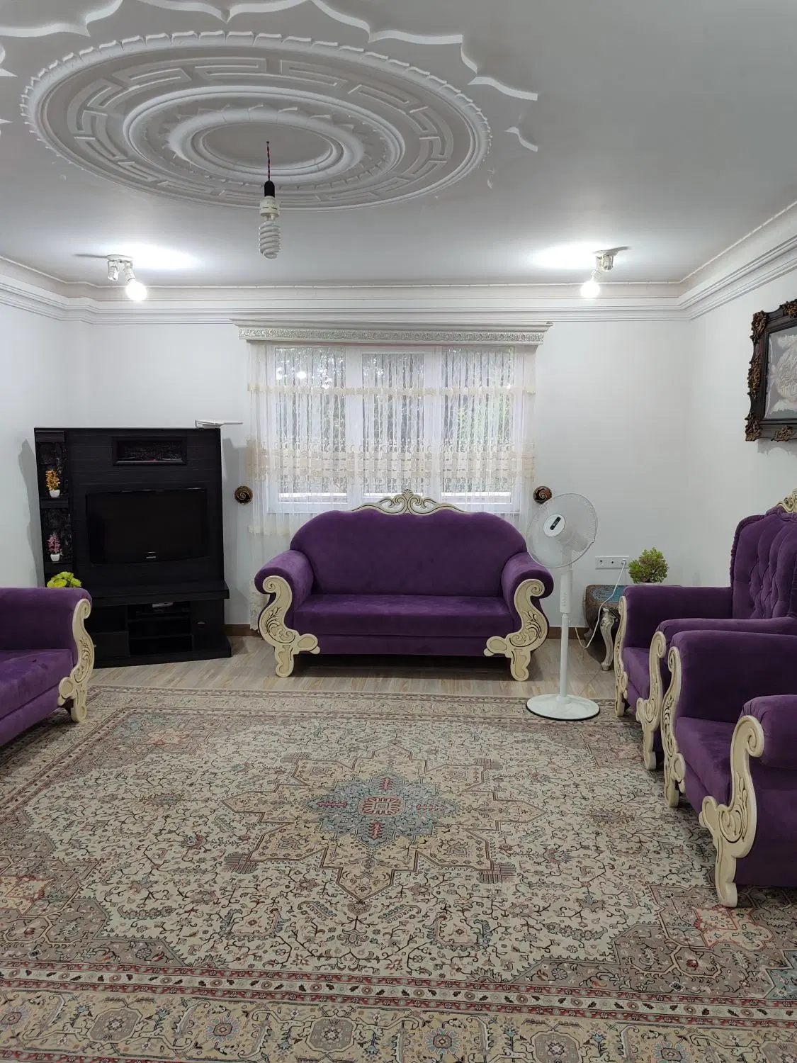 خانه ی زیبای روستایی