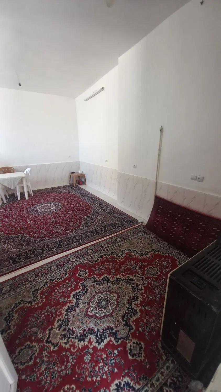 رهن کامل منزل مسکونی ۵۵ متری در میرزایی باقرآباد