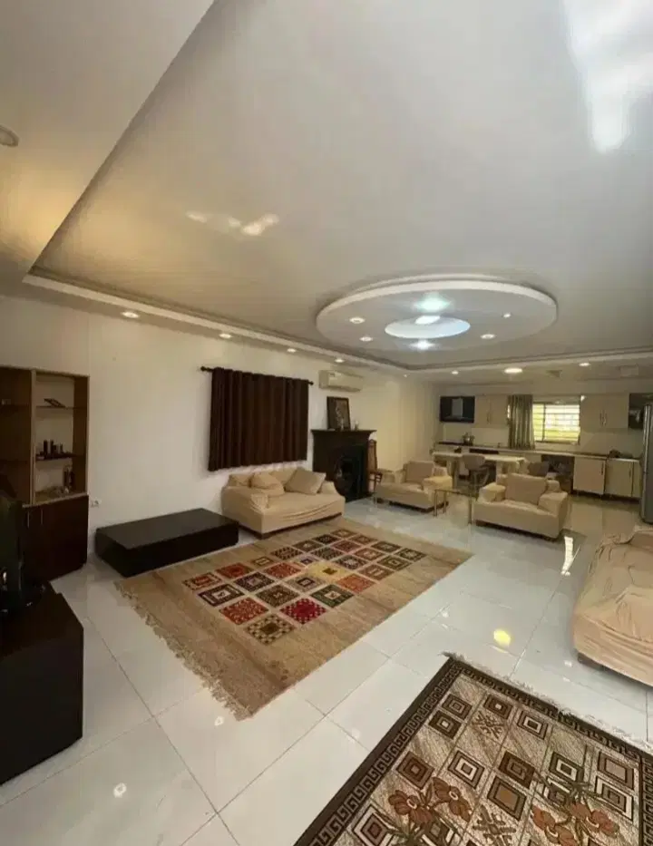 ویلاباغ بادیواربلندبدون مشرف*خانوادگی خصوصی