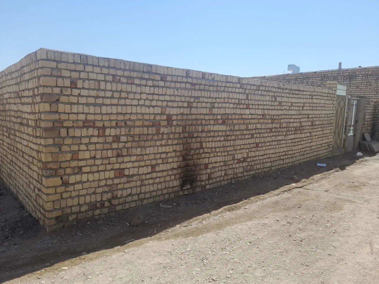 زمین چهاردیواری ۱۰۰متری عباس آبادسادات ۱۴