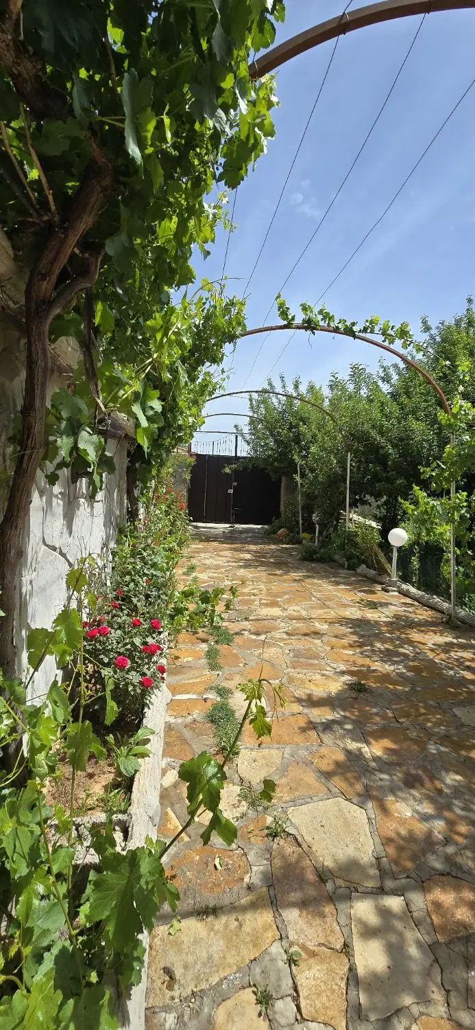 اجاره کوتاه مدت باغ ویلای پرهام در روستای زیبای فش