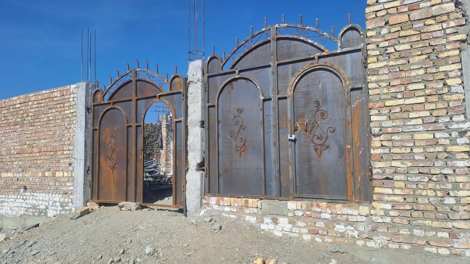 منزل نیمه کاره