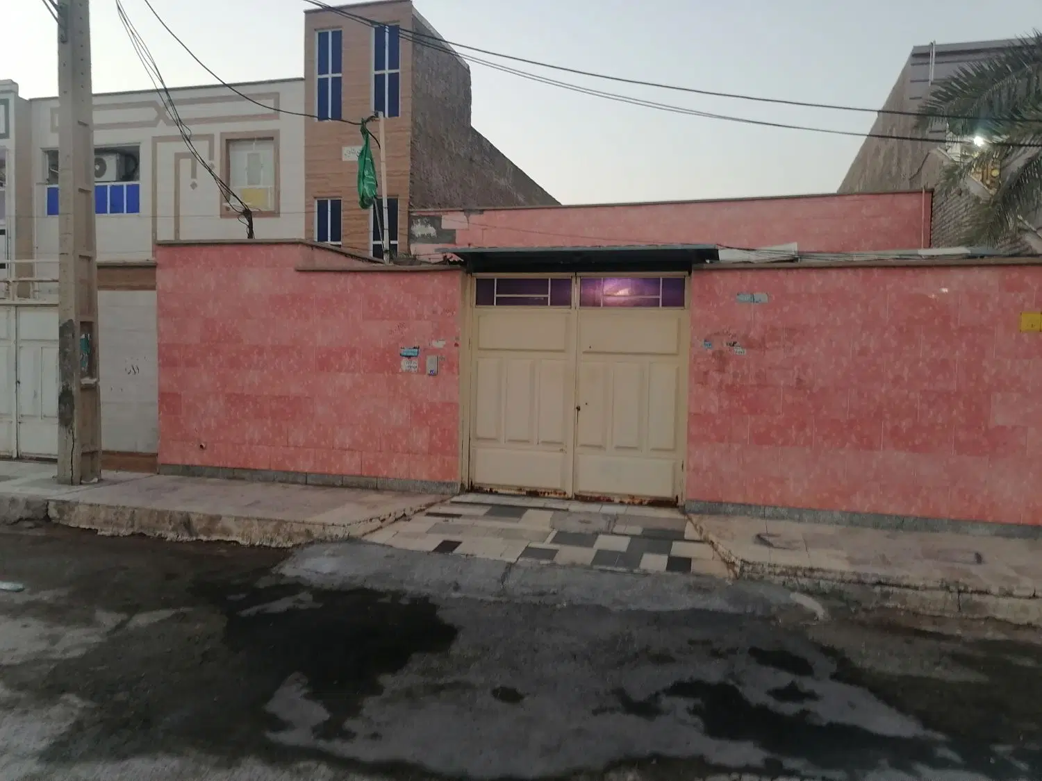رهن ویلایی 250 متری در بهارستان