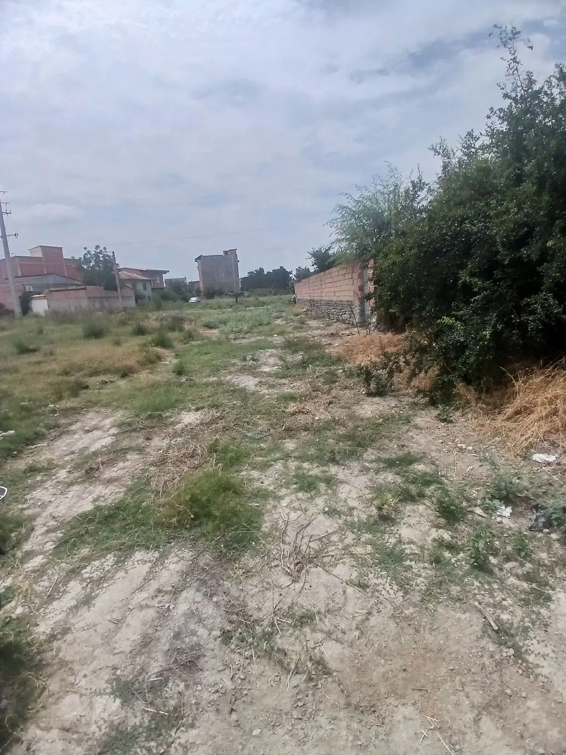 زمین به مساحت ۲۱۹ متری مربع