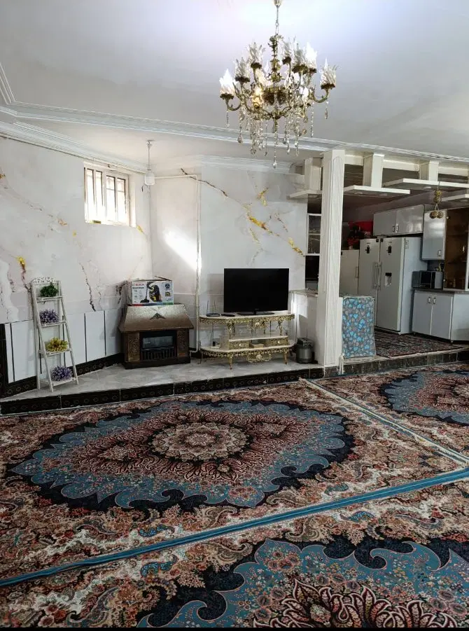 اجاره ویلایی همکف حیاط دار