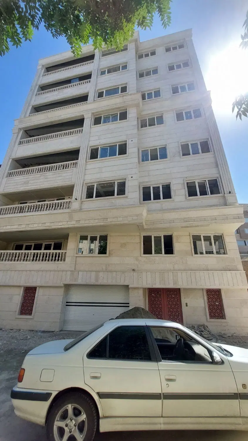 فروش ۳ واحد از آپارتمان نوساز آماده تحویل