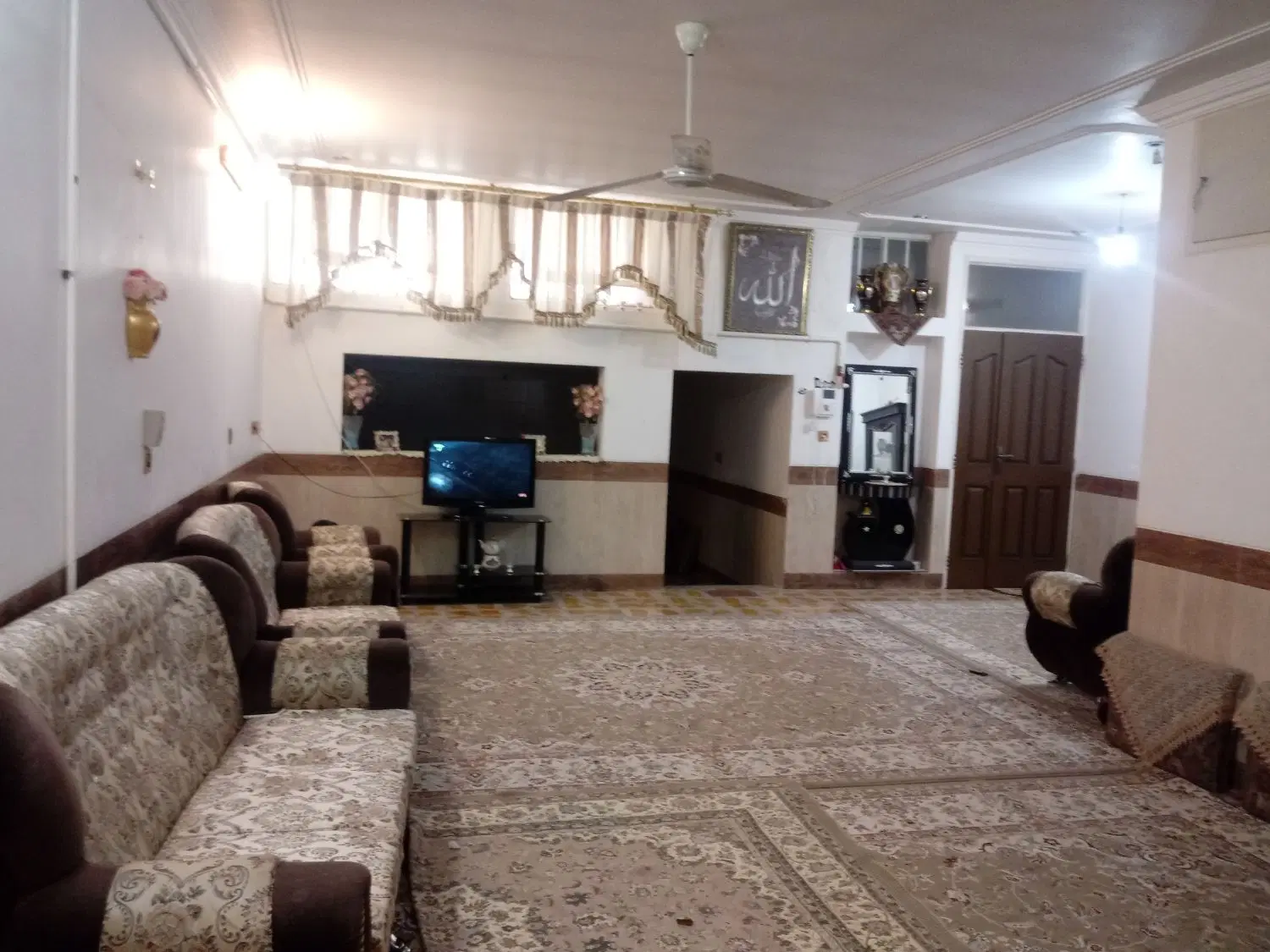 زیرزمین بلوار فرودگاه کوچه ۶۳