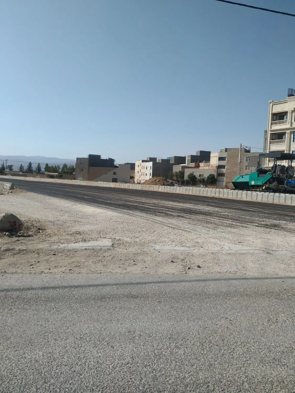 زمین نیایش ۱۶ و ۱۸