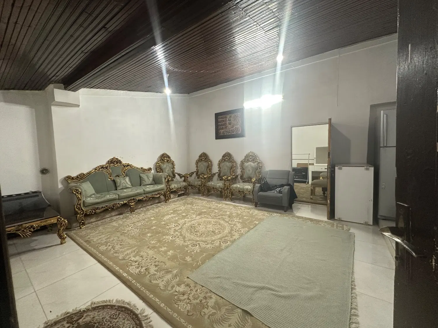 ویلایی مستقل دارای پارکینگ