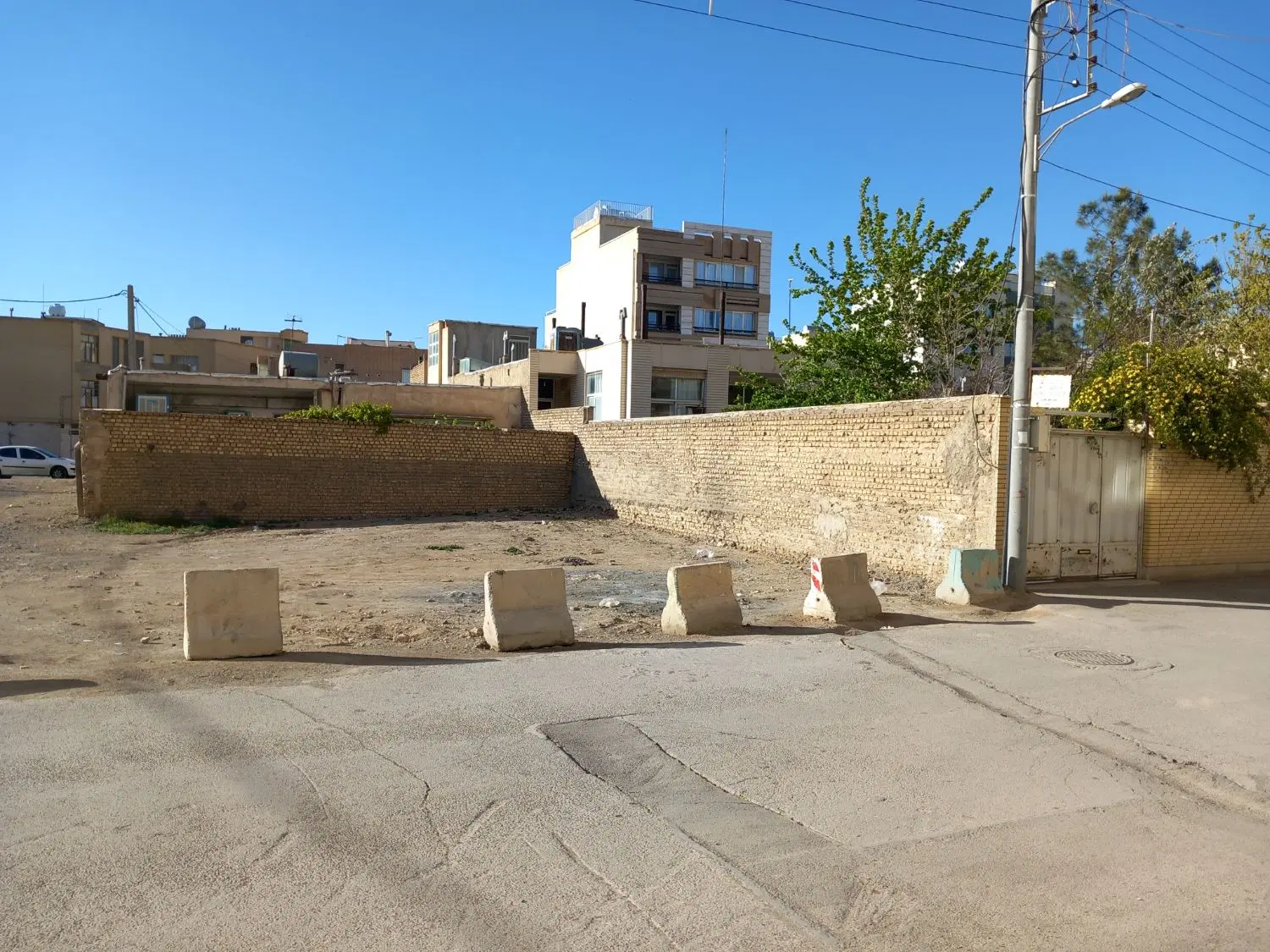 زمین کلنگی مسکونی و تجاری