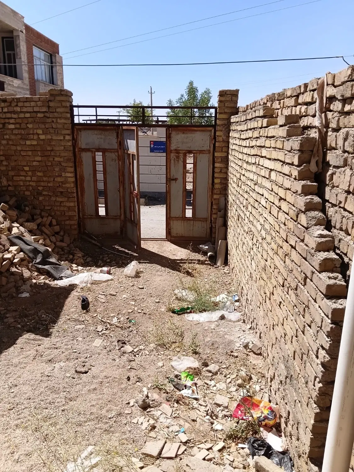 خانه دوطبقه درخیابان سیدجمالدین