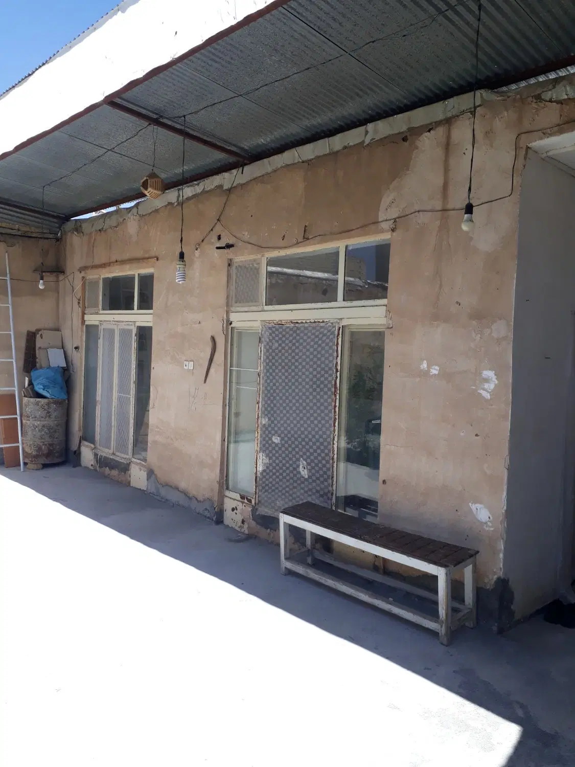 منزل ویلایی قدیمی ۴دقیقه ب رود خانه مبارکه زیباشهر