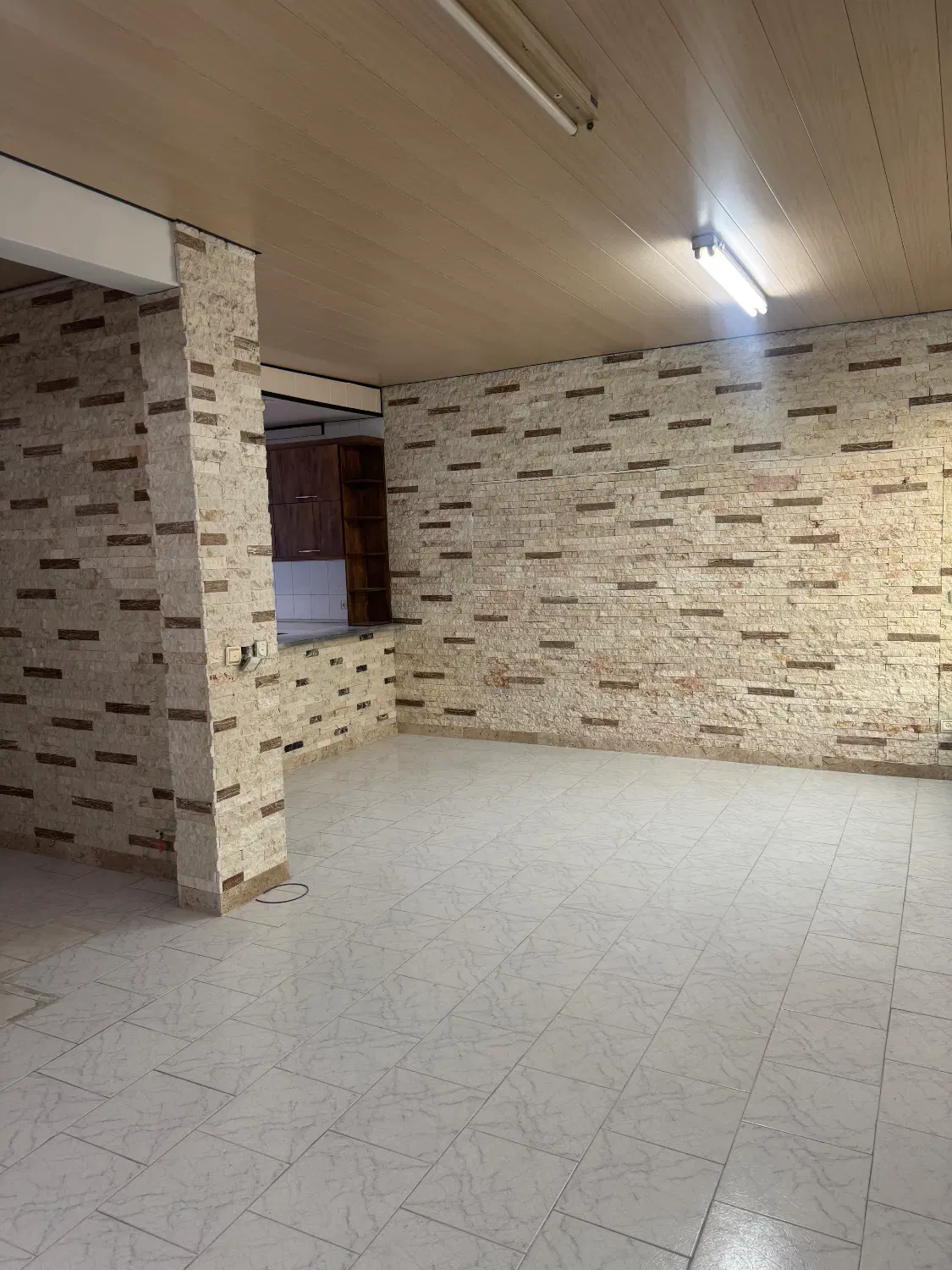 ویلایی ۲۵۰متری_ ۳خوابه_ دوبر _سندتک برگ_ خوش قیمت