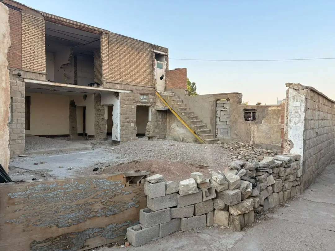 منزل ویلایی روبروی آثار باستانی کلگه زرین