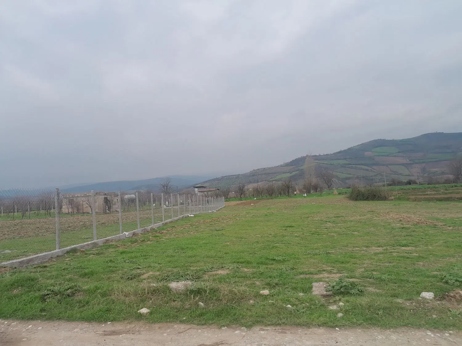 زمین به متراژ ۲۰۰۰ متر مربع