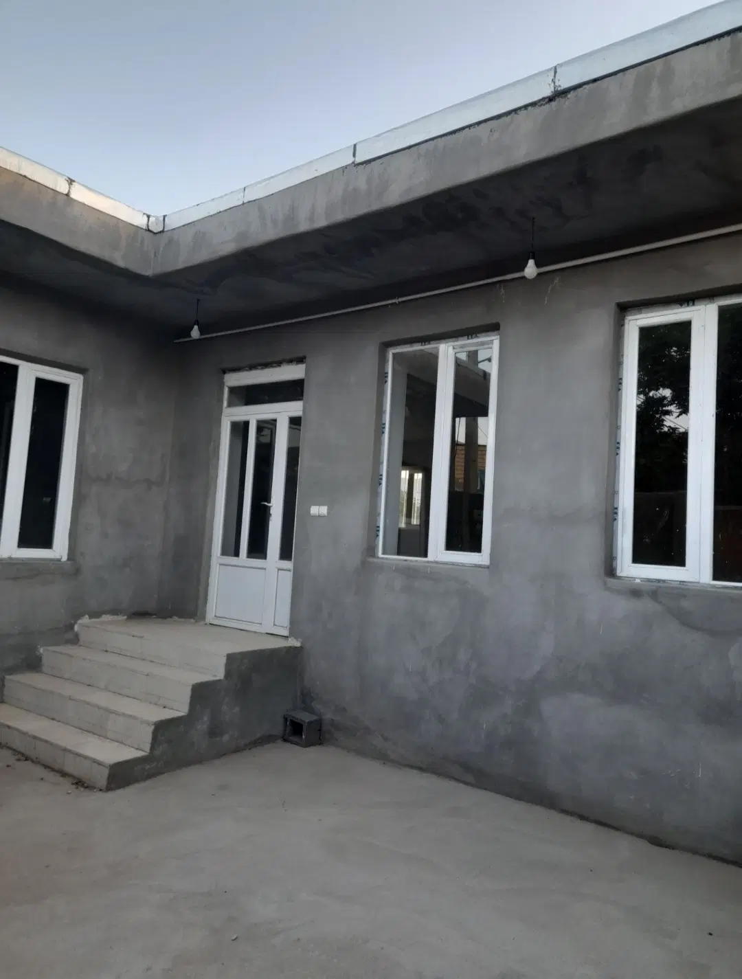 یک باب منزل مسکونی اجاره داده می‌شود