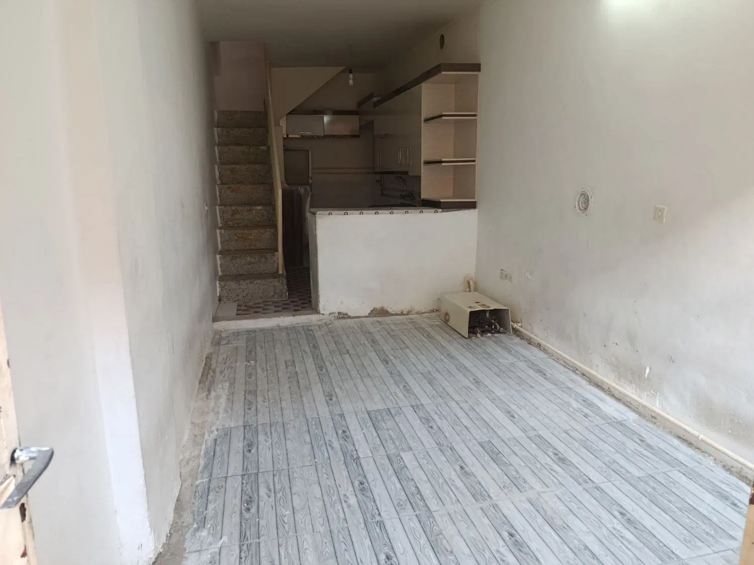 حیاط دربست رهن و اجاره بصورت دوبلکس ماشین رو
