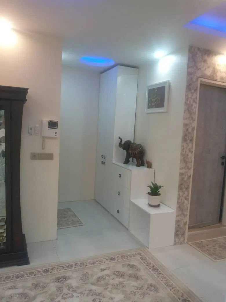 سه خوابه تراس بزرگ خیابان ولیصررهن واجاره رژ