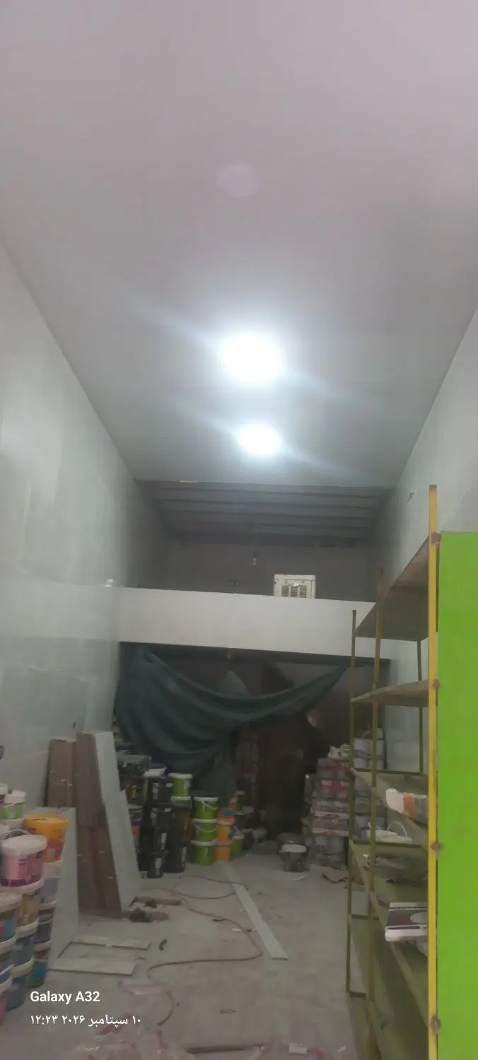 مغازه ۶۰متری بر رو خیابان نیستان بر رو خیابان