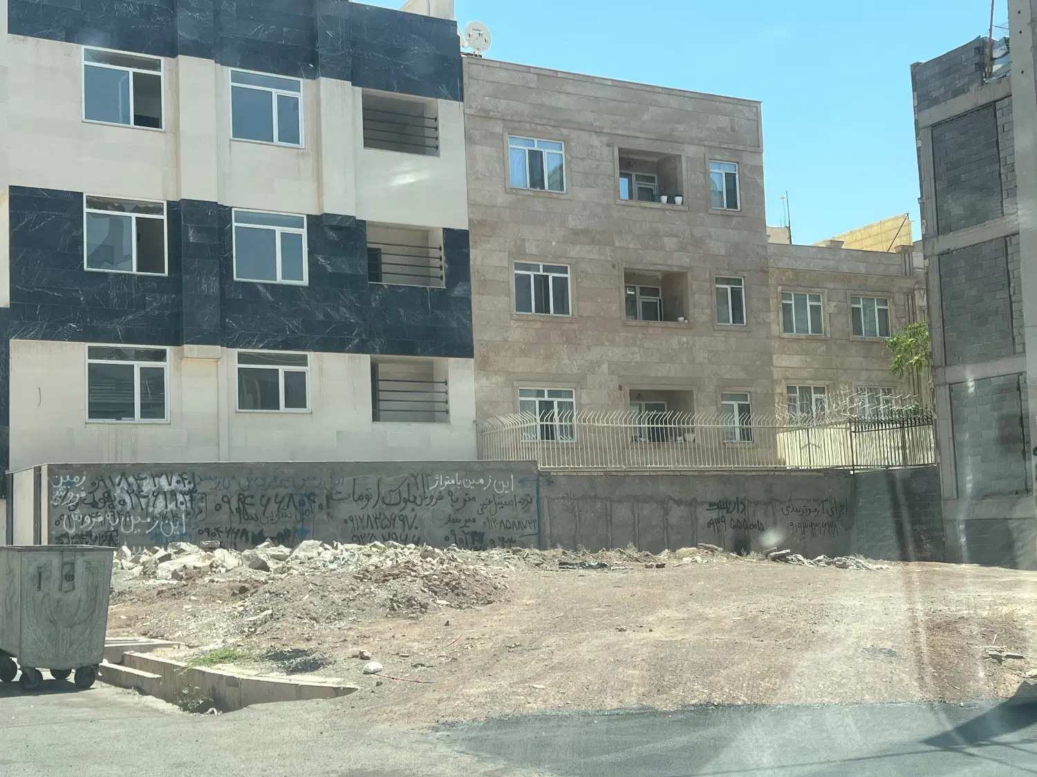 زمین فاز ۳ پرند سعدی شمالی نبش خیام ۲
